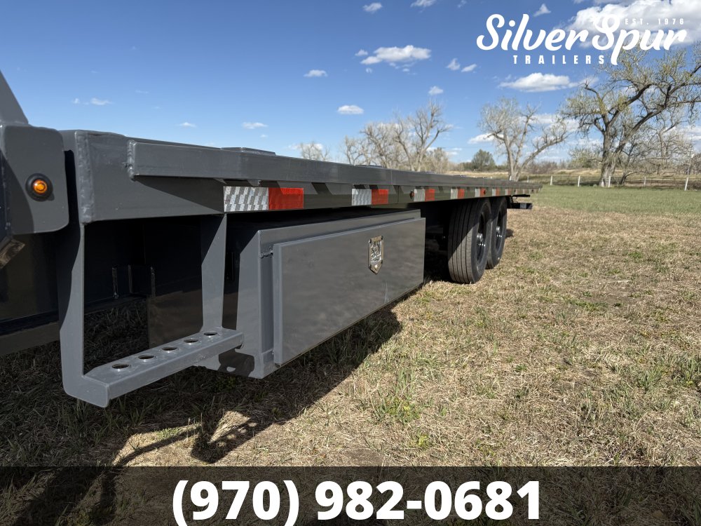 2026 Lamar 102" X 24' 14K Deck-Over Gooseneck Tilt Trailer