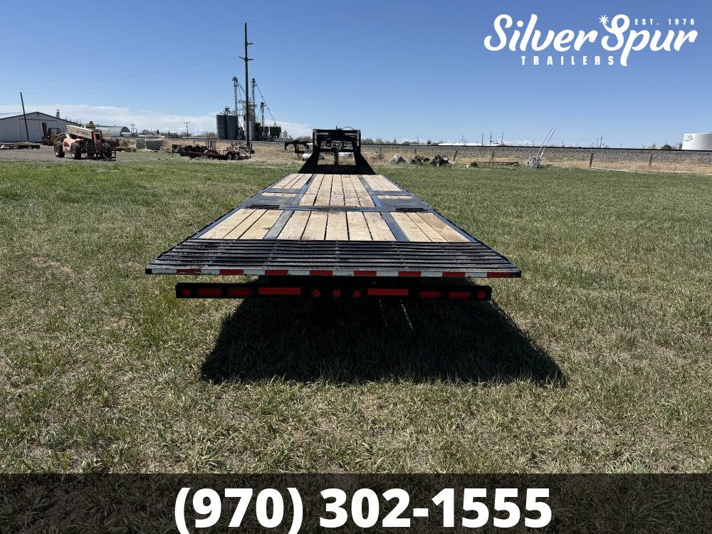 2021 PJ Trailers 34' Hydraulic Dovetail Gooseneck