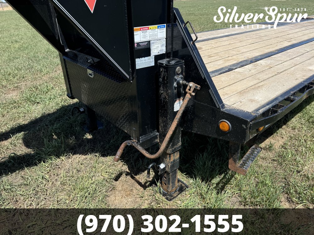 2021 PJ Trailers 34' Hydraulic Dovetail Gooseneck