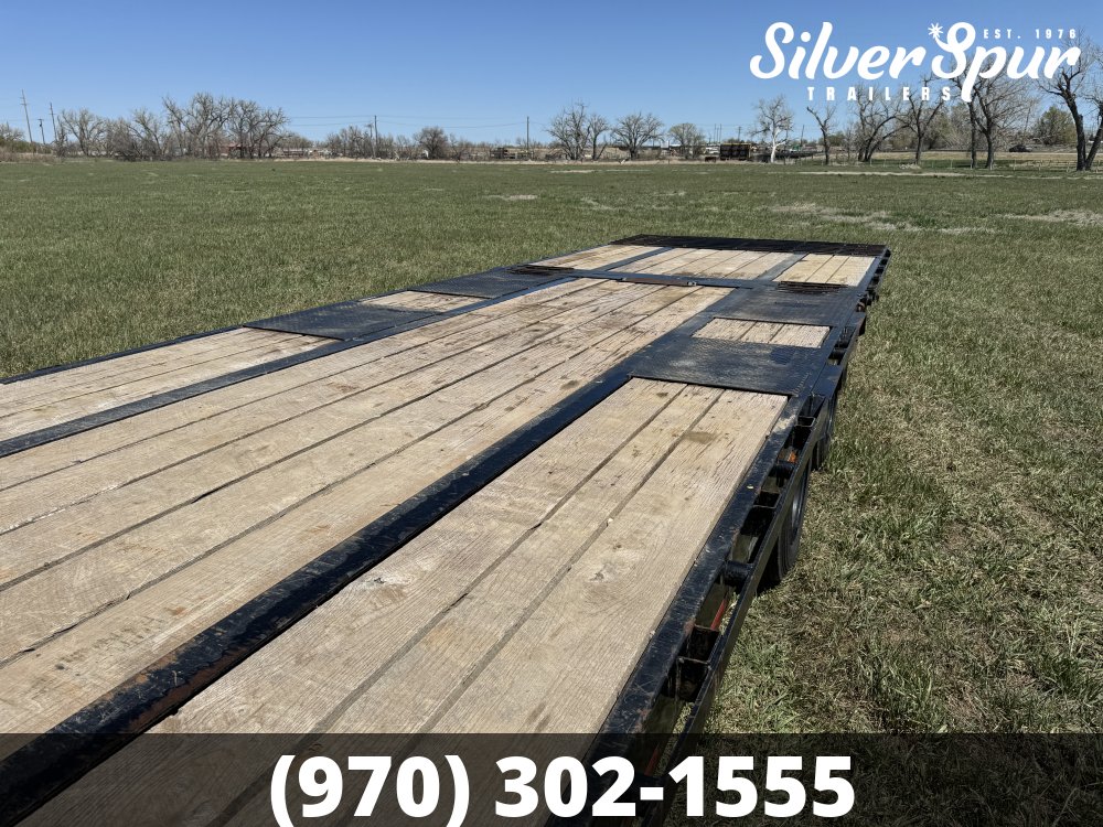 2021 PJ Trailers 34' Hydraulic Dovetail Gooseneck