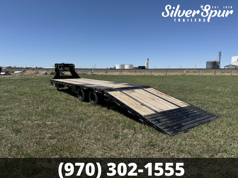 2021 PJ Trailers 34' Hydraulic Dovetail Gooseneck