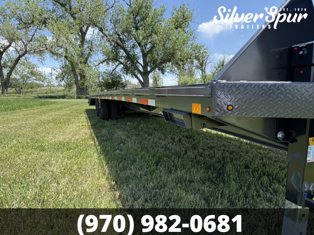 2026 Diamond C FMAX212 35x102 Max Ramp Gooseneck Trailer