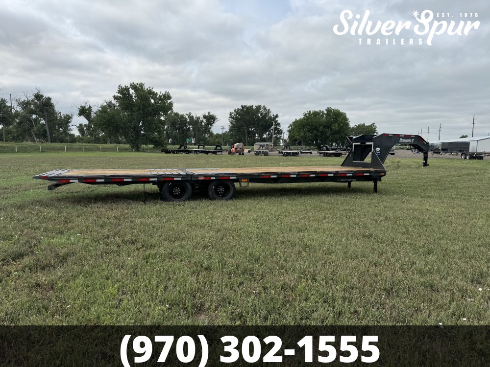 2025 Diamond C FMAX210 32x102 Hydraulic Dovetail Gooseneck Trailer