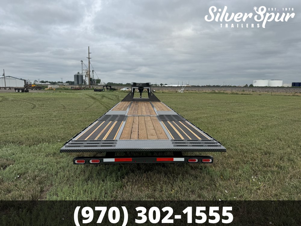 2025 Diamond C FMAX210 32x102 Hydraulic Dovetail Gooseneck Trailer