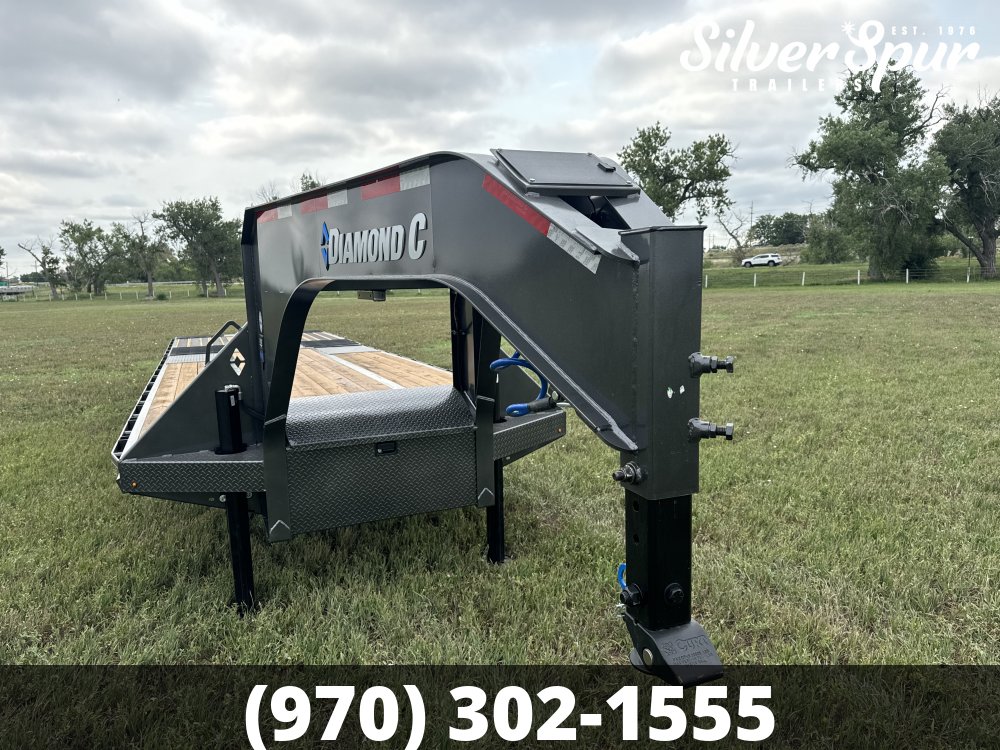 2025 Diamond C FMAX210 32x102 Hydraulic Dovetail Gooseneck Trailer