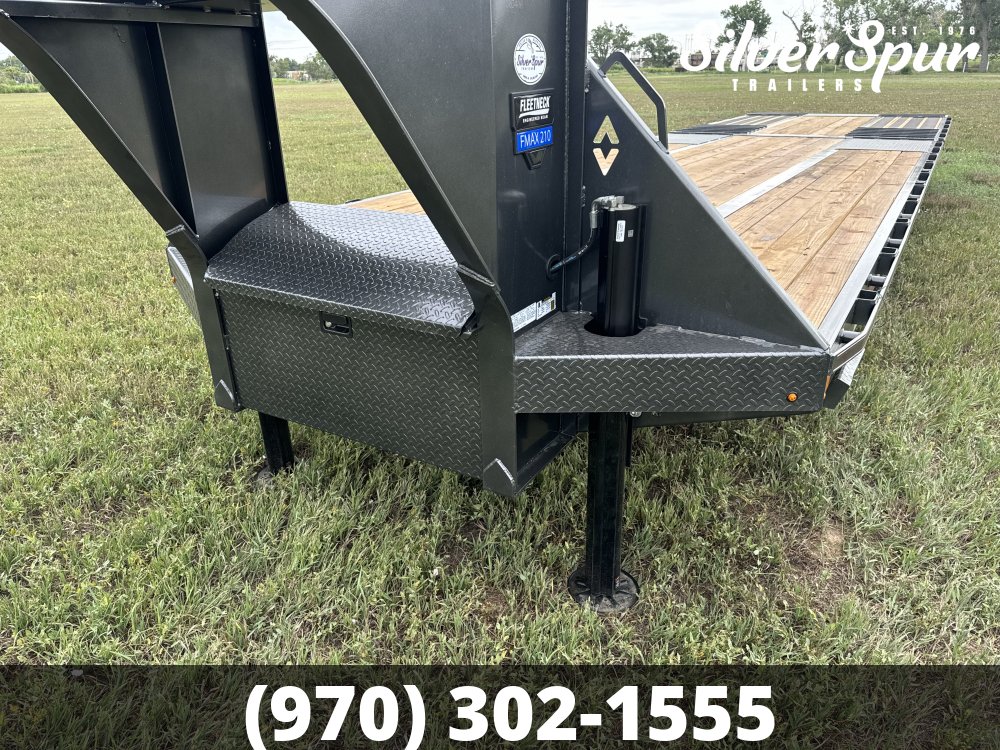 2025 Diamond C FMAX210 32x102 Hydraulic Dovetail Gooseneck Trailer