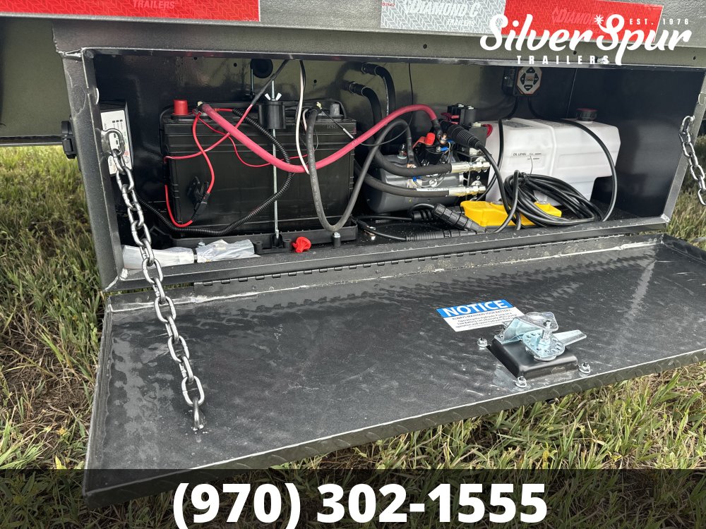 2025 Diamond C FMAX210 32x102 Hydraulic Dovetail Gooseneck Trailer