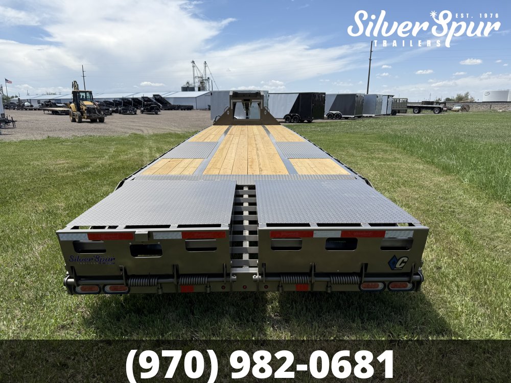 2026 Diamond C FMAX212 35x102 Max Ramp Gooseneck Trailer