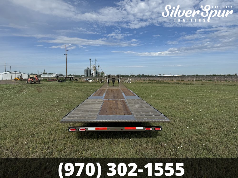 2026 Diamond C FMAX212 35x102 Hydraulic Dovetail Pacesetter Gooseneck Trailer