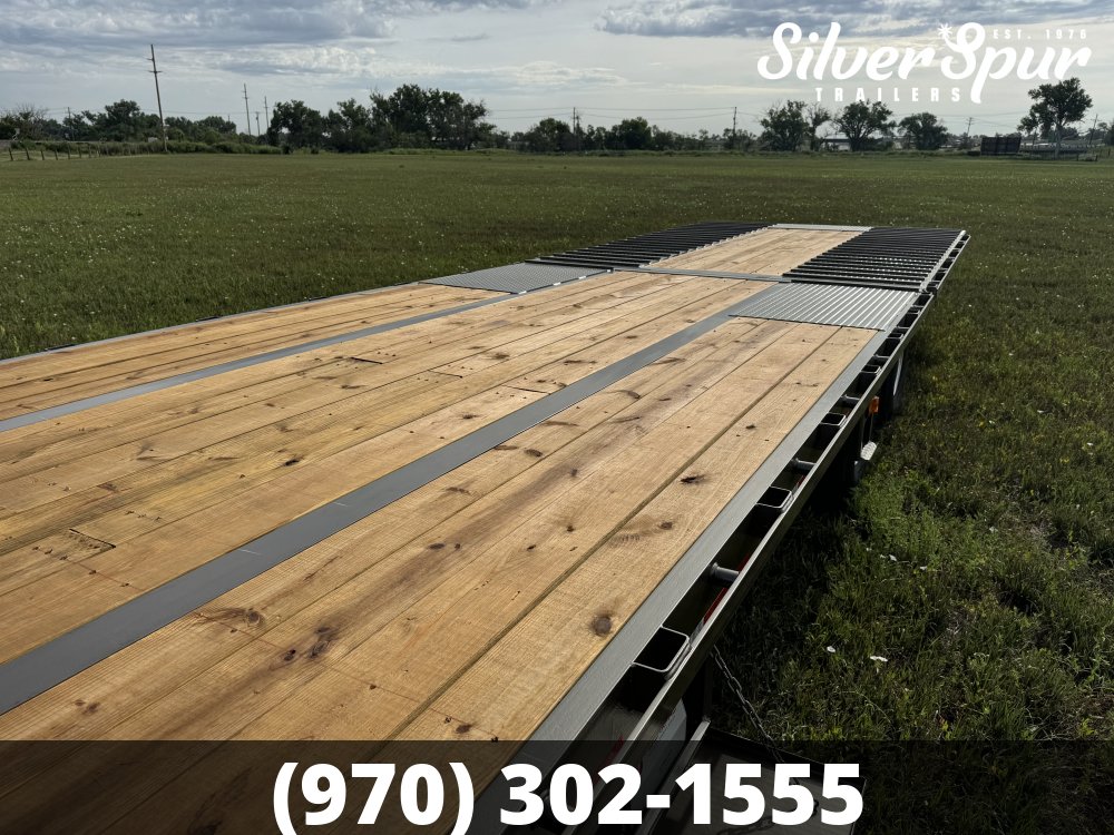 2026 Diamond C FMAX212 35x102 Hydraulic Dovetail Pacesetter Gooseneck Trailer