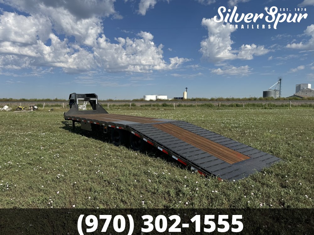 2026 Diamond C FMAX210 32x102 Hydraulic Dovetail Gooseneck Trailer