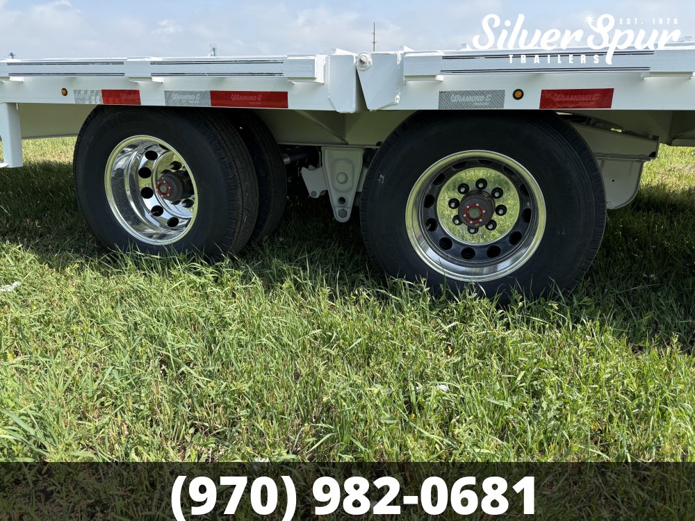 2026 Diamond C FMAX212 35x102 Hydraulic Dovetail Gooseneck Trailer