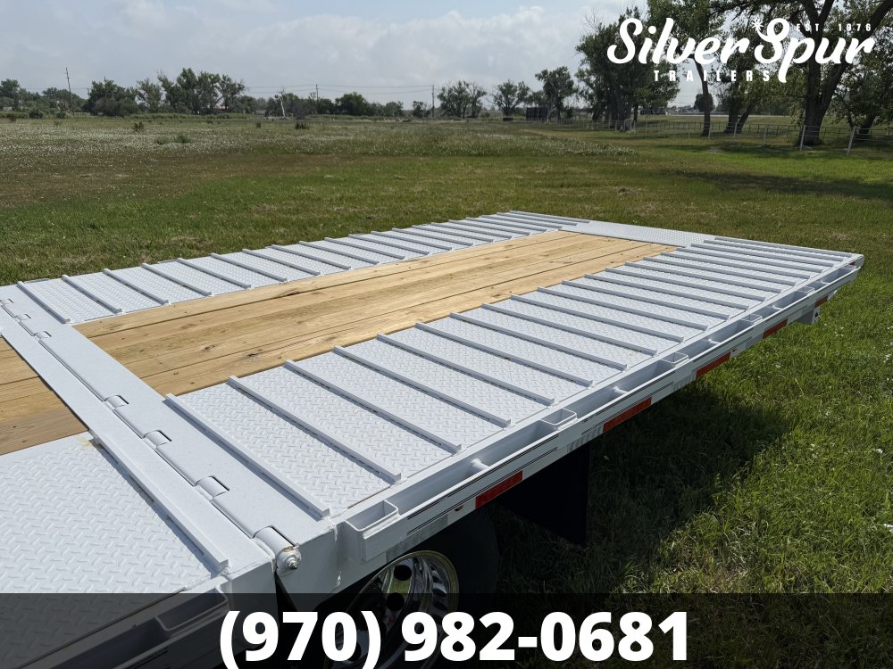2026 Diamond C FMAX212 35x102 Hydraulic Dovetail Gooseneck Trailer