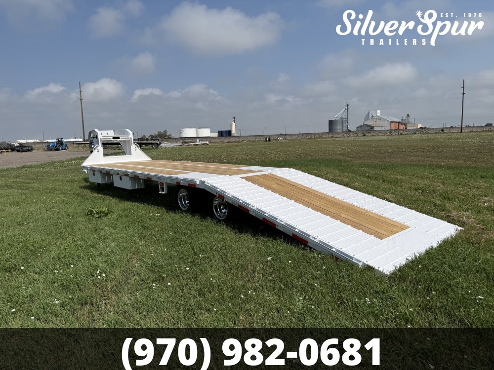 2026 Diamond C FMAX212 35x102 Hydraulic Dovetail Gooseneck Trailer