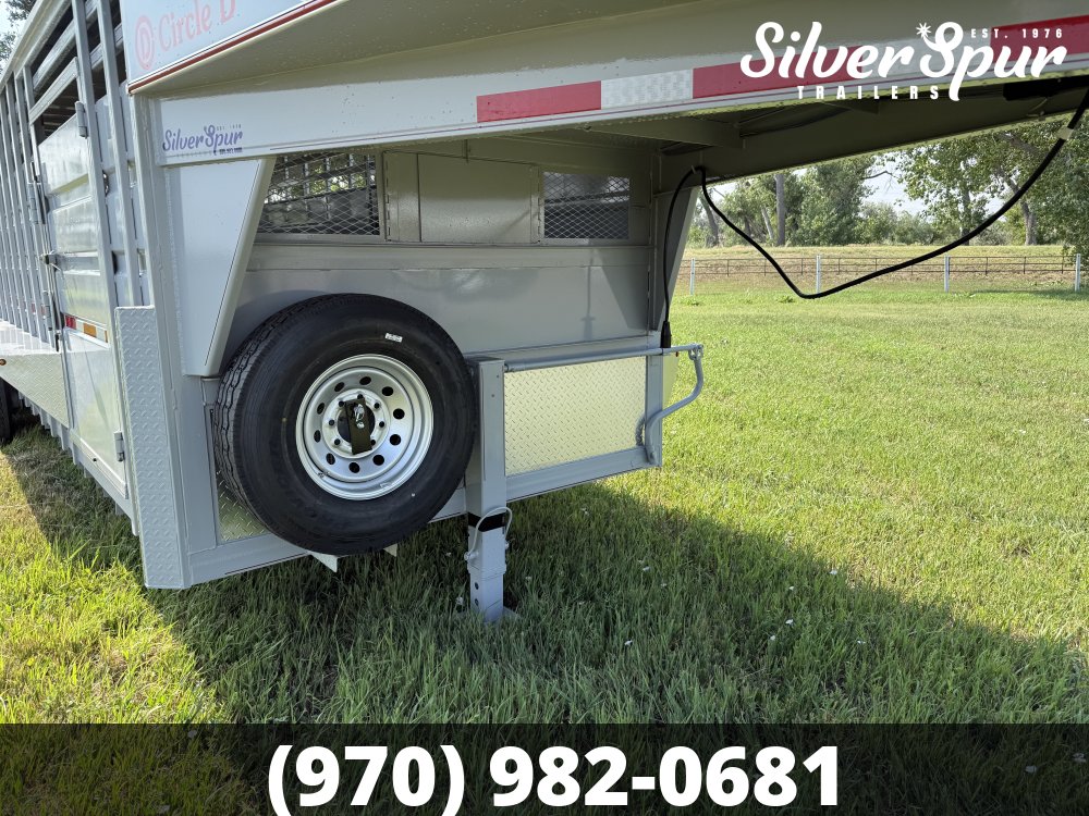 2026 Circle D 6'8"x26' Gooseneck Livestock Trailer