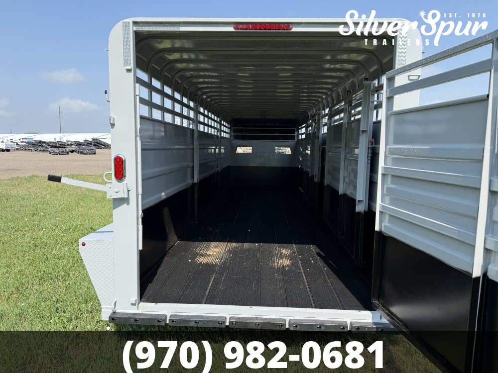 2026 Circle D 6'8"x26' Gooseneck Livestock Trailer