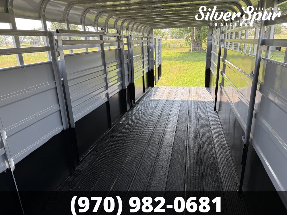 2026 Circle D 6'8"x26' Gooseneck Livestock Trailer