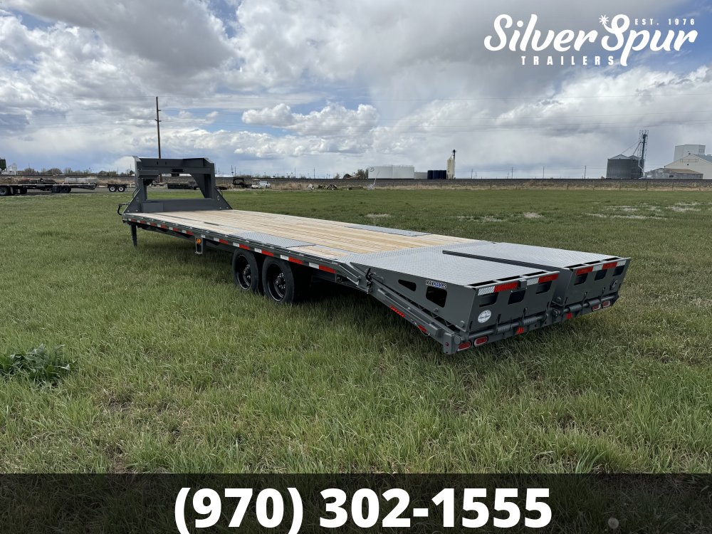2025 Diamond C FMAX208 30x102 Max Ramp Gooseneck Trailer
