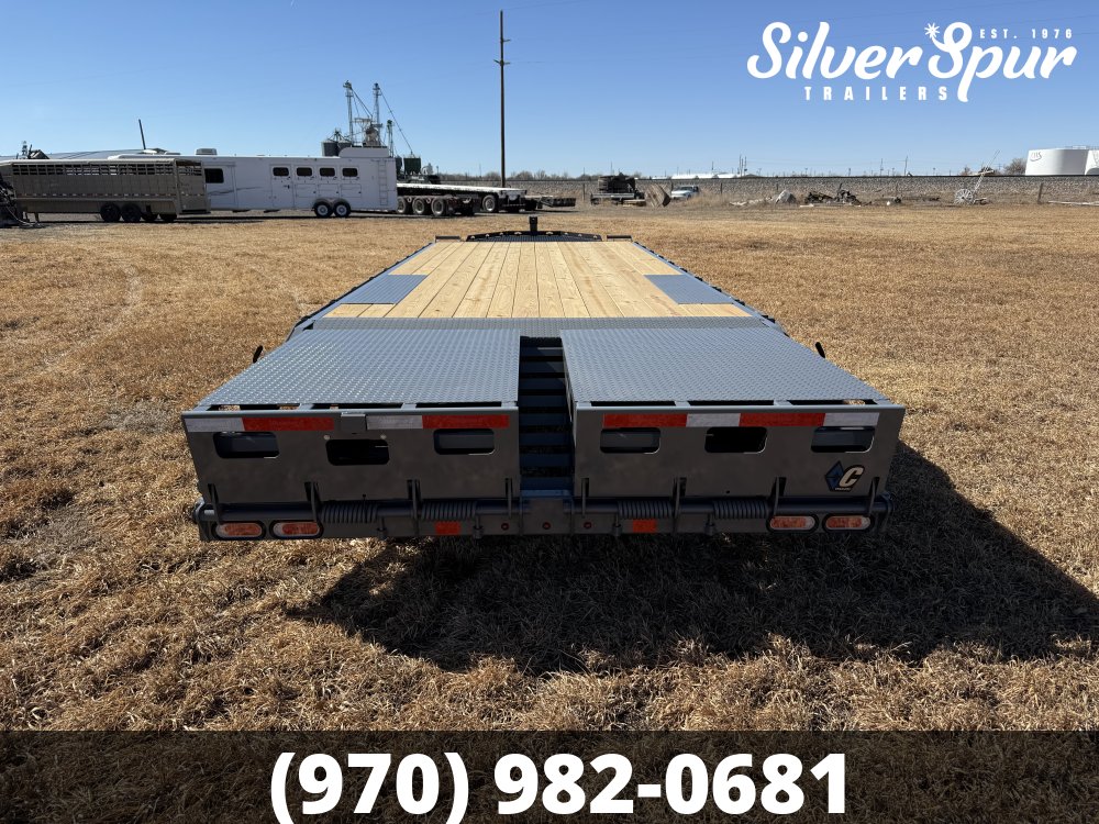 2026 Diamond C DEC207 24x102 Deckover Trailer