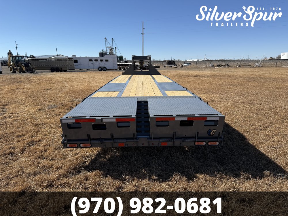 2026 Diamond C FMAX212 32x102 Max Ramp Gooseneck Trailer