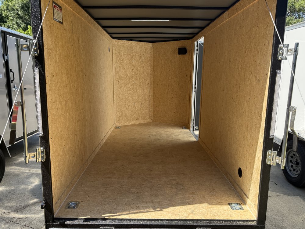 6'x12' Covered Wagon Enclosed