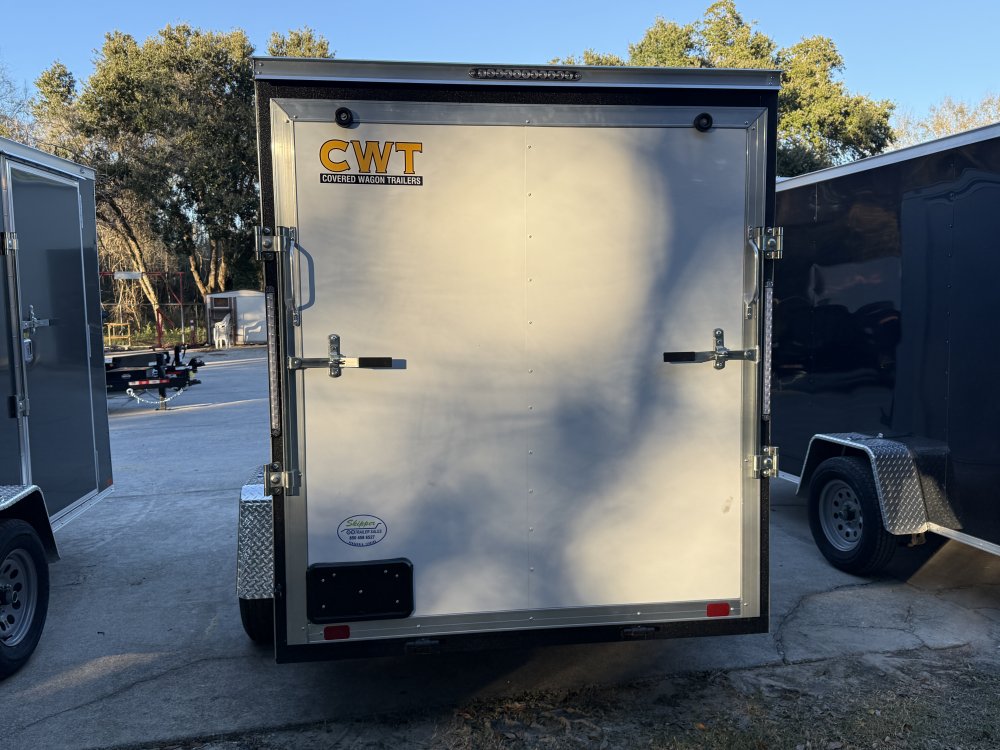 6'x10' Covered Wagon Enclosed