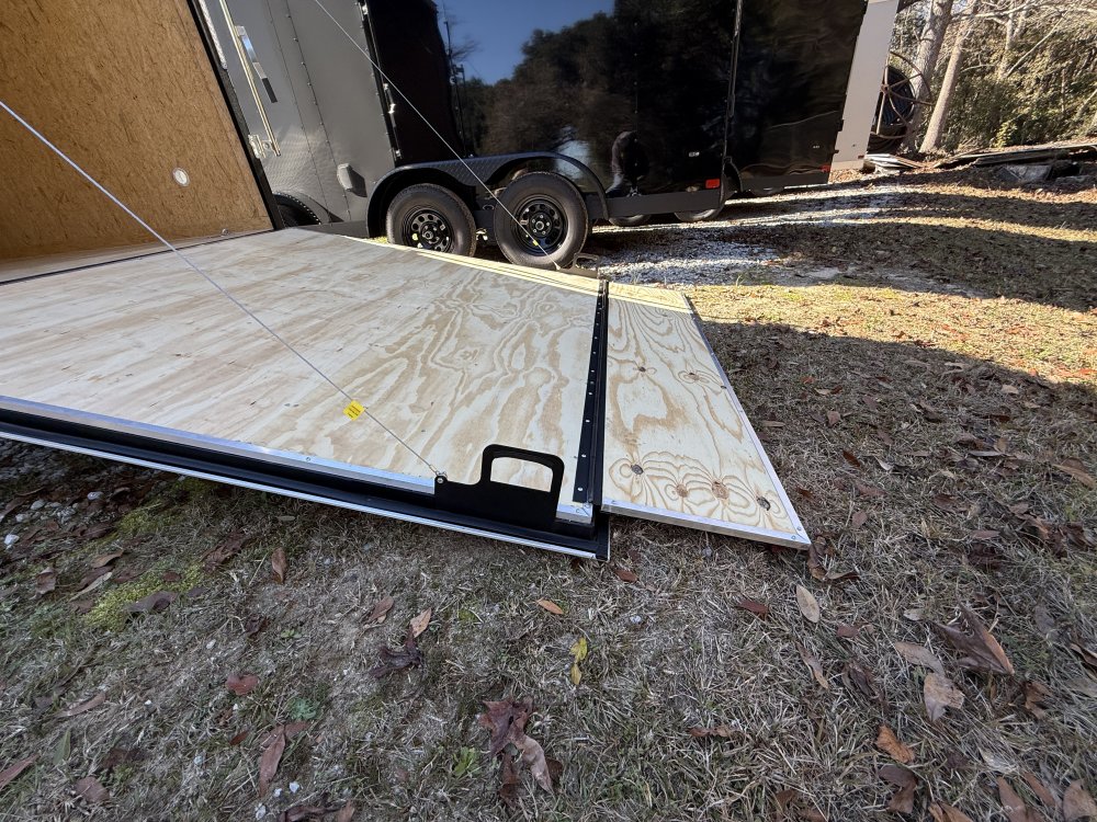 7'x14' Covered Wagon Enclosed