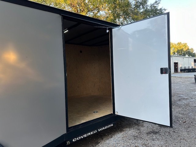 8.5'x24' COVERED WAGON Enclosed
