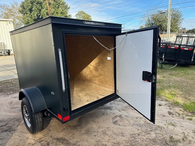4'x6' COVERED WAGON Enclosed