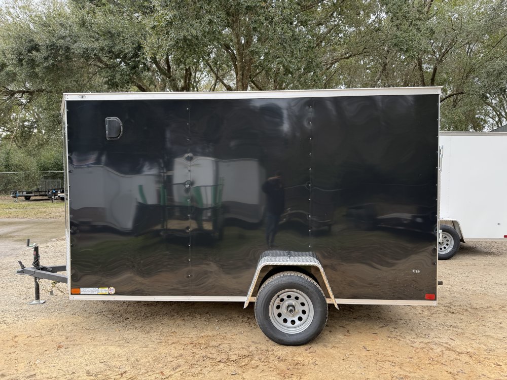 6'x12' Covered Wagon Enclosed