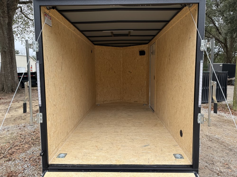 6'x12' Covered Wagon Enclosed