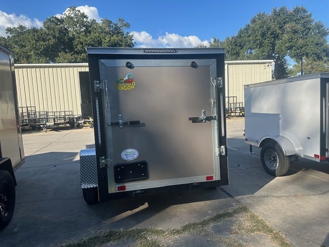 5'x8' COVERED WAGON Enclosed
