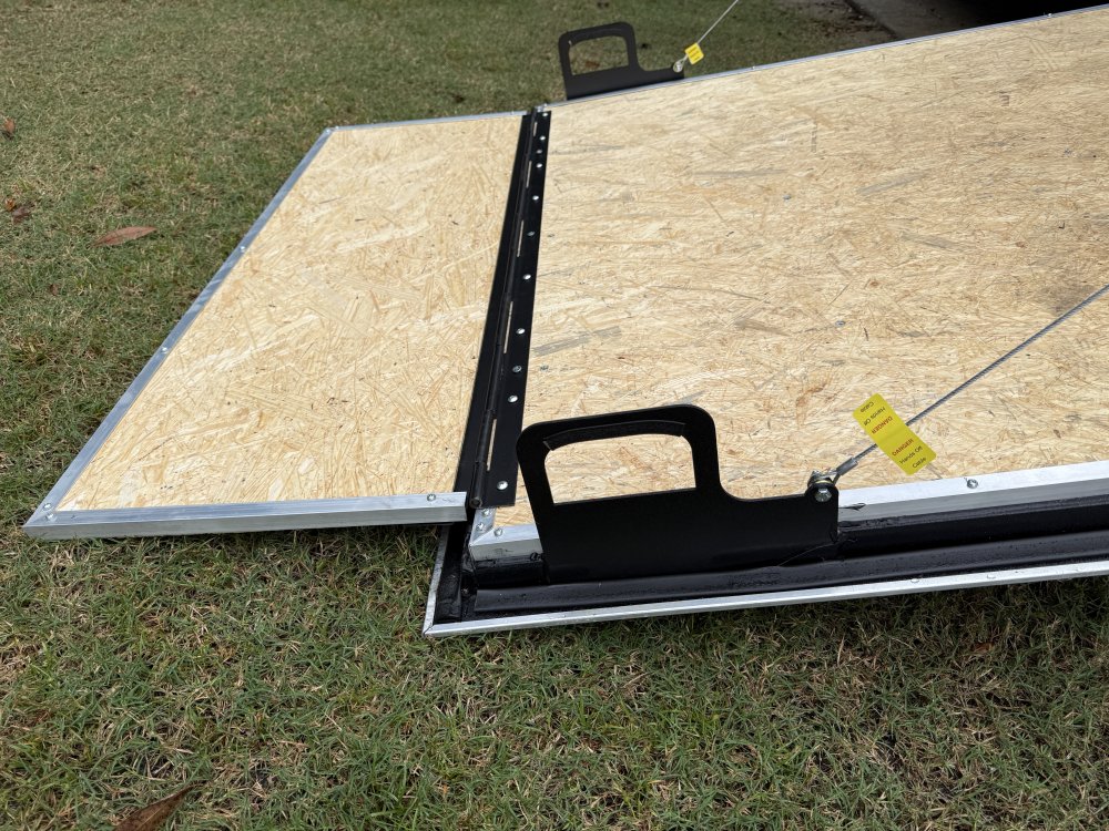 5'x8' COVERED WAGON Enclosed