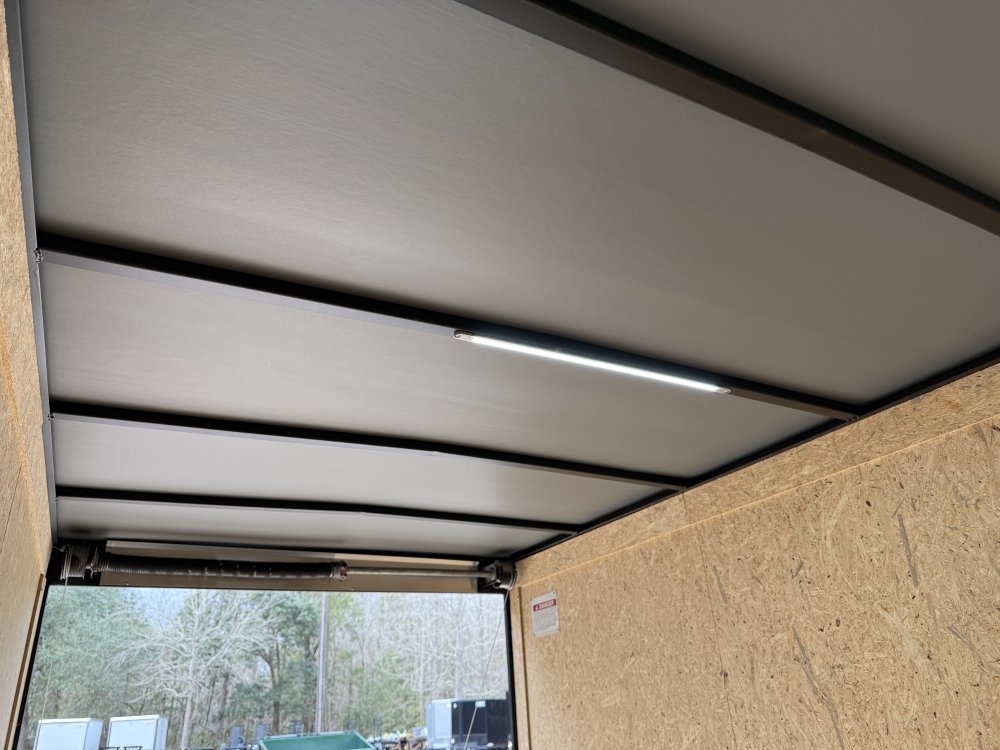 6'x12' Covered Wagon Enclosed