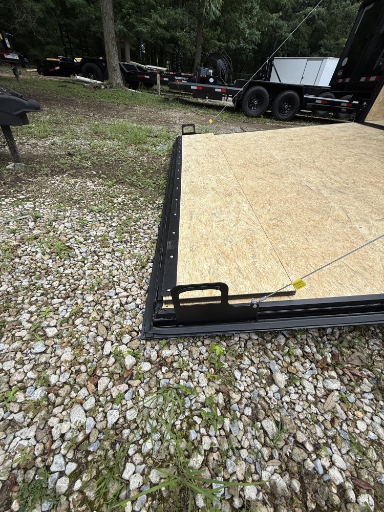 8' 5"x16' Covered Wagon Enclosed