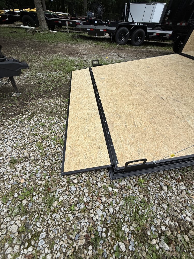 8' 5"x16' Covered Wagon Enclosed