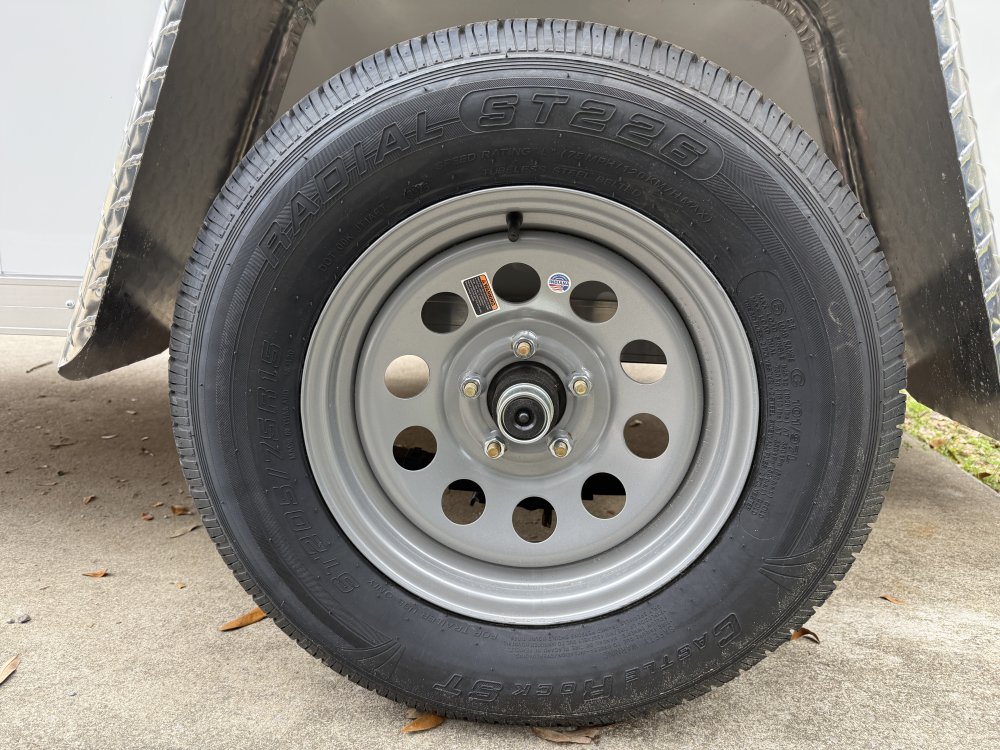 5'x10' Covered Wagon Enclosed