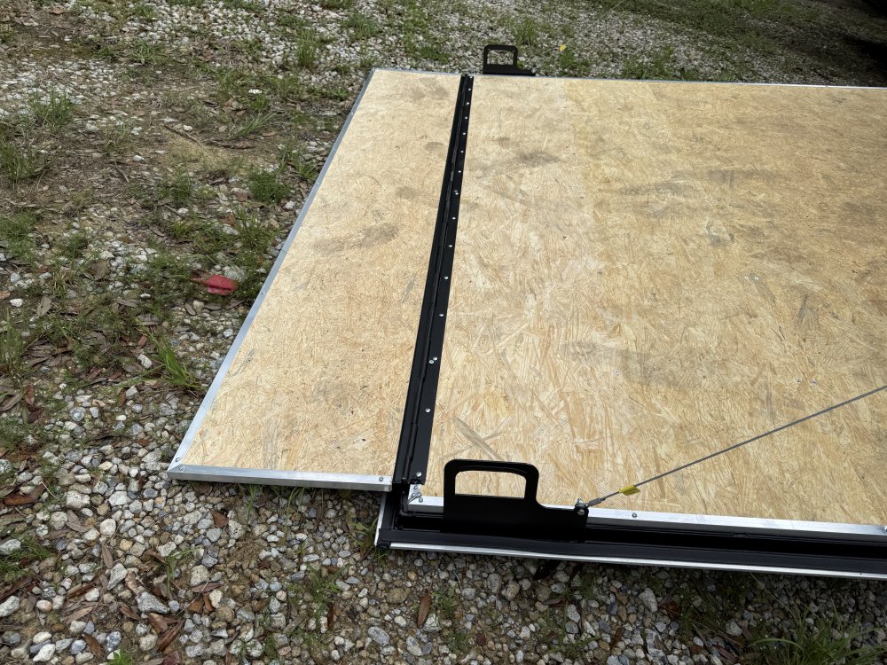 8' 5"x18' Covered Wagon Enclosed