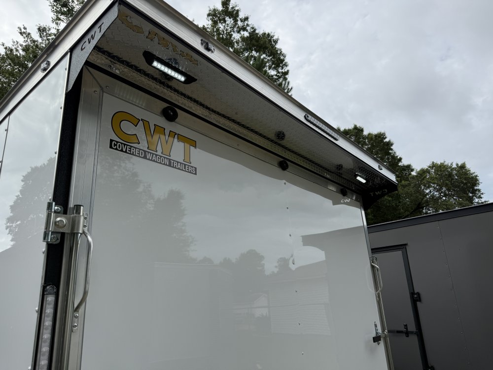 8' 5"x18' Covered Wagon Enclosed