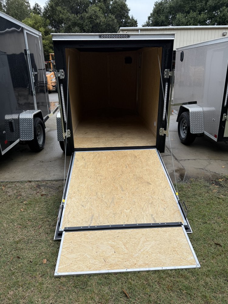 5'x10' COVERED WAGON Enclosed