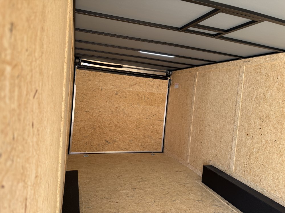 8.5'x24' Covered Wagon Enclosed