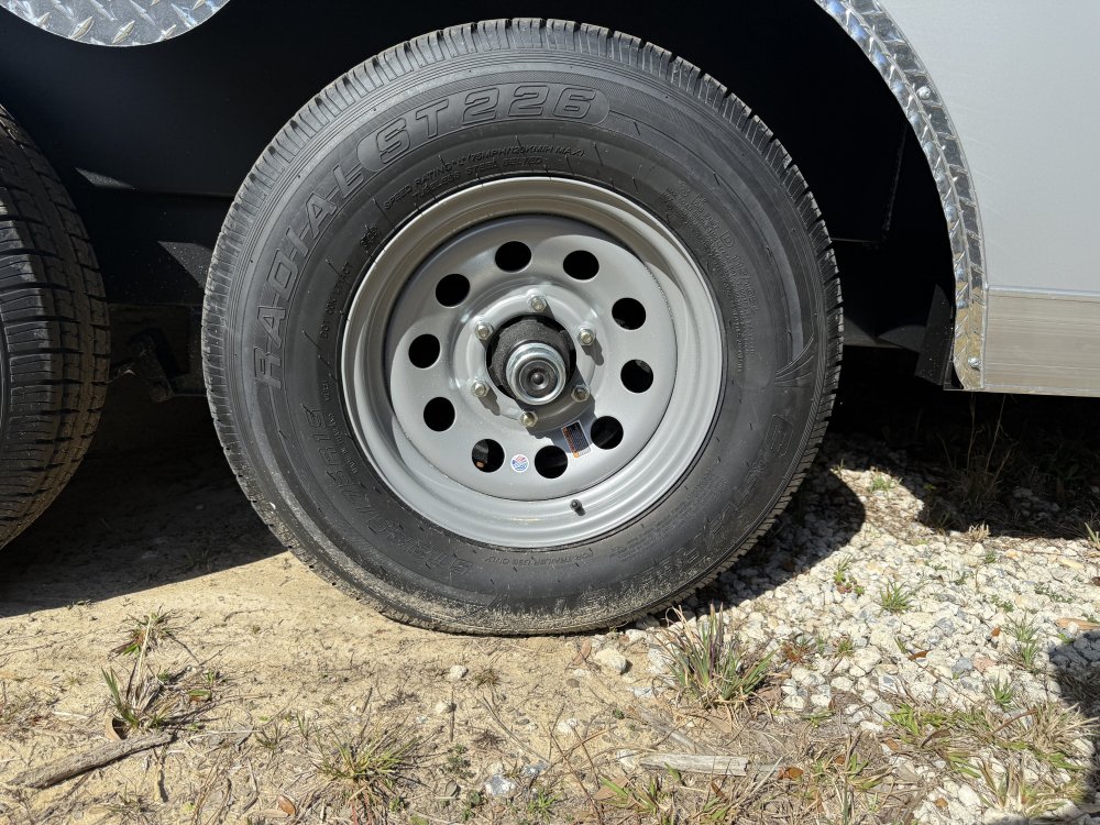 8.5'x24' Covered Wagon Enclosed