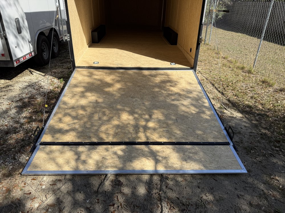 8.5'x24' Covered Wagon Enclosed