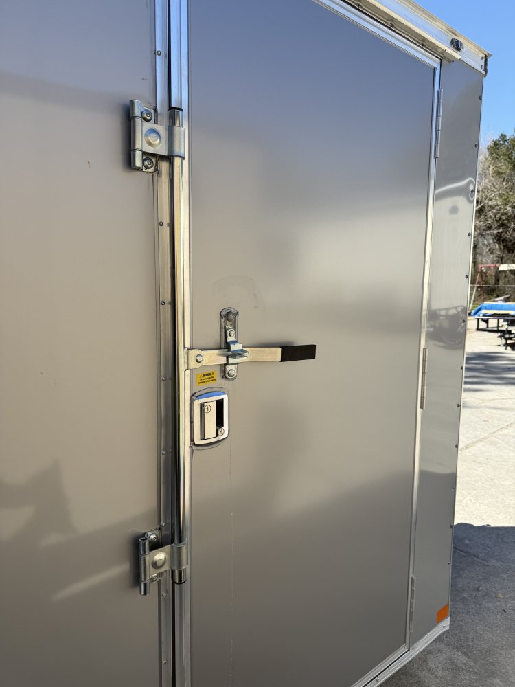 6'x12' Covered Wagon Enclosed