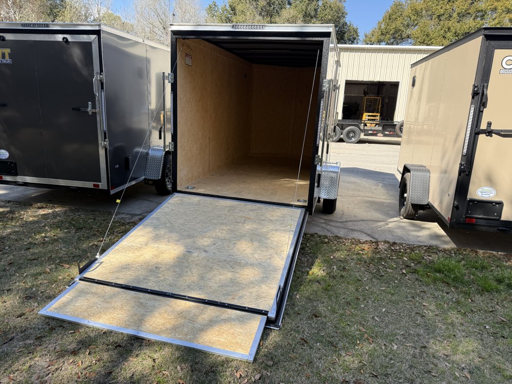 6'x12' Covered Wagon Enclosed