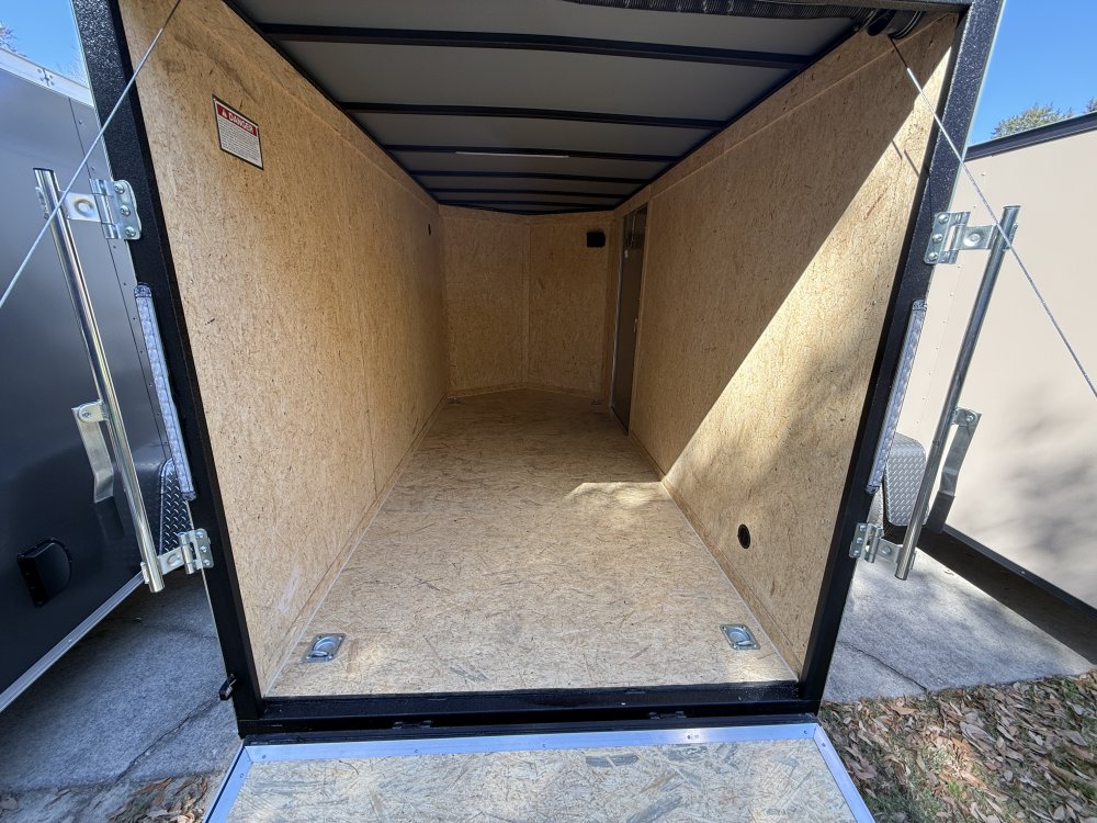 6'x12' Covered Wagon Enclosed