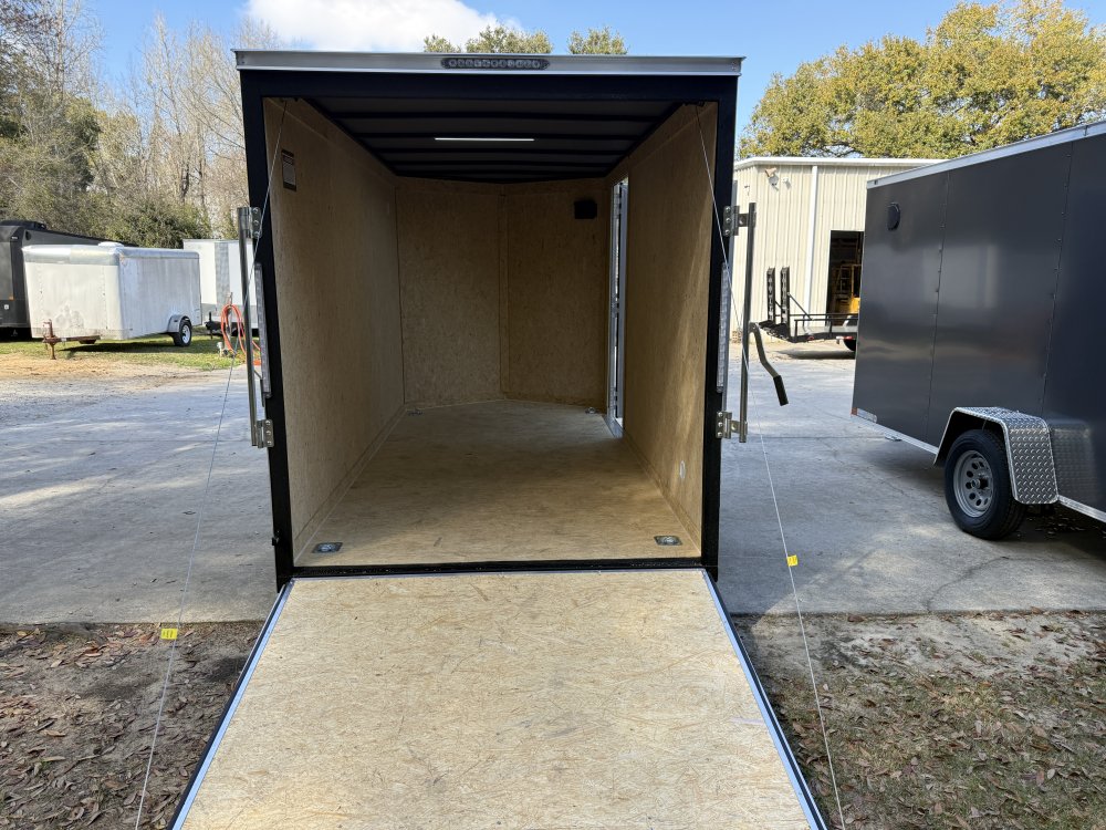 6'x12' Covered Wagon Enclosed