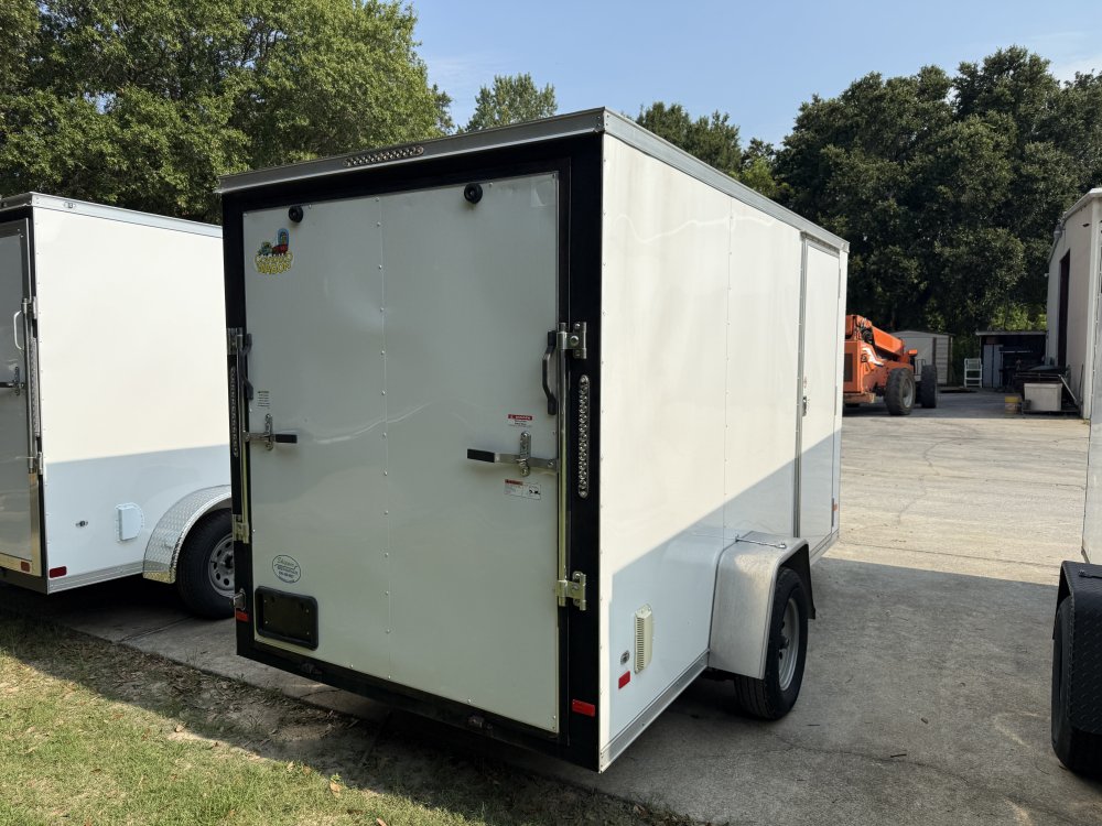 6'x12' Covered Wagon Enclosed