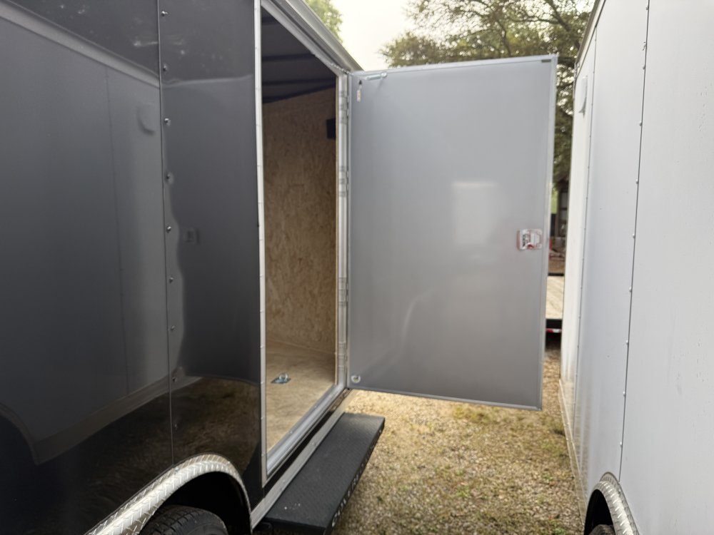 8.5'x16' Covered Wagon Enclosed