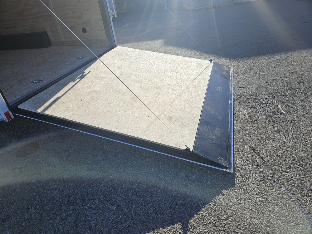 8.5'x20' DARKHORSE Enclosed